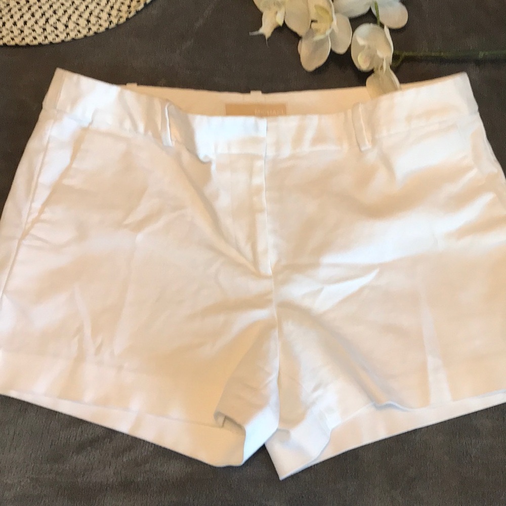 Michael Kors size 8 short white🤍